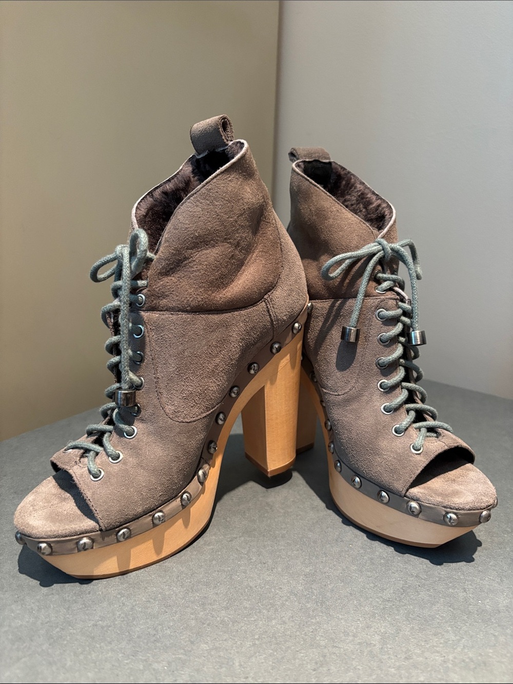 Koolaburra Lucinda Gray Suede Peep Toe Lace-Up Platform Ankle Boots
